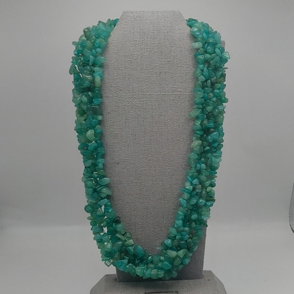 Green/Teal Faux Stone Necklace - Picture 4 of 9